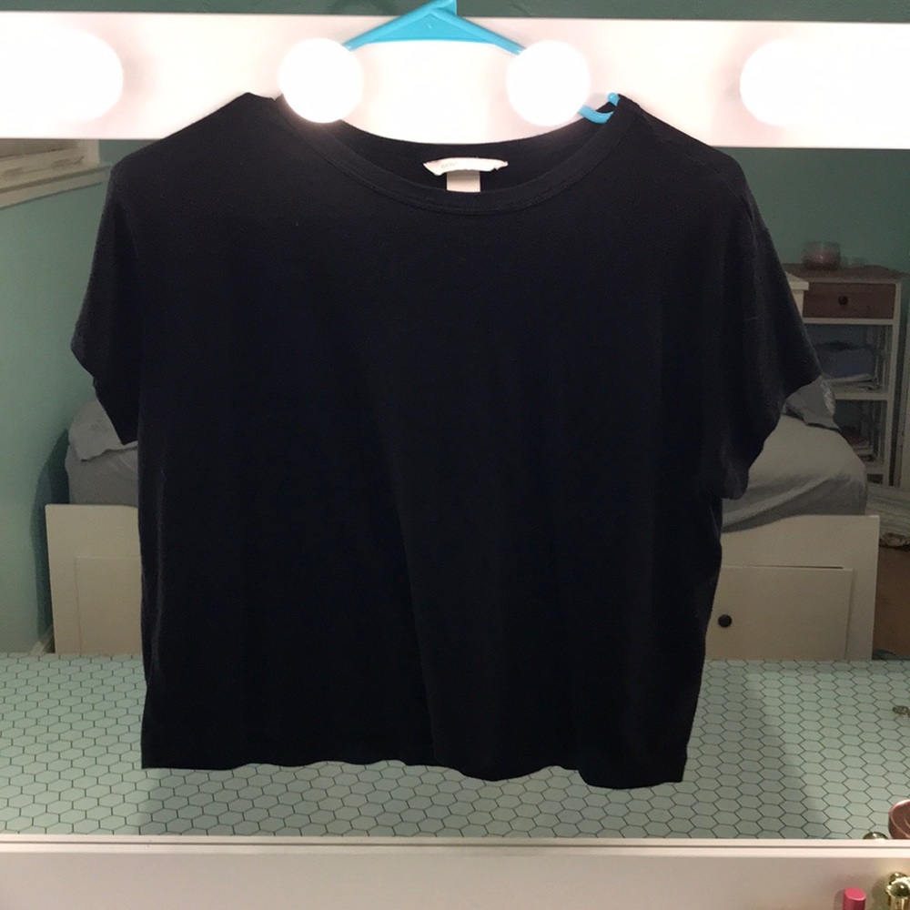 slightly cropped black t-shirt